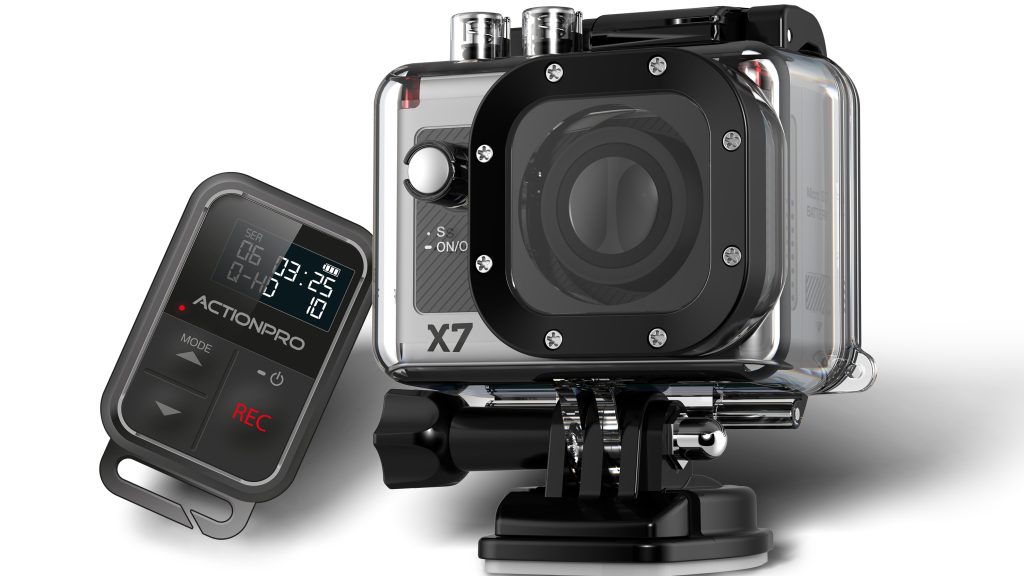 Die Actiopro X7 Sportkamera ist mit optionaler Fernbedienung erhältlich. Für 349 Euro gibt es 12 Megapixel-Fotoaufnahmen sowie Full-HD-Videos.