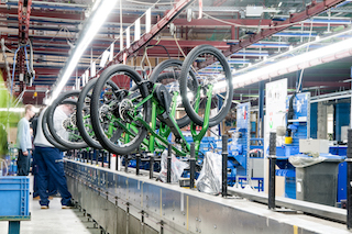 Marktnahe E-Bike-Produktion in der Sachsenring Bike Manufaktur.