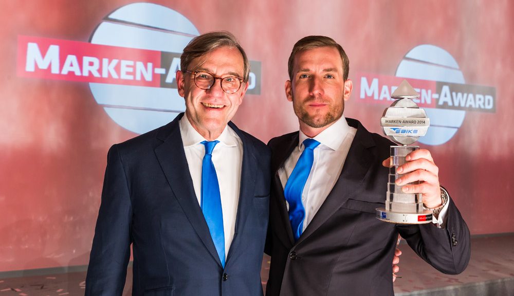 Wolfgang Momberger und Helge von Fugler bekamen für EBIKE den Marken Award 2014