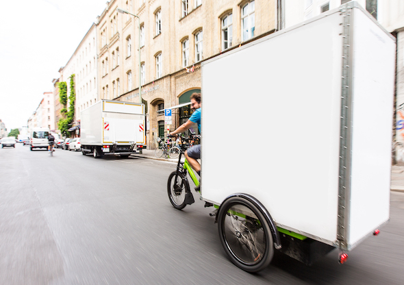 Mehr und breitere Radverkehrsanlagen, damit auch Lastenräder Platz finden, und bessere Förderung von Schwerlasträdern gehört zu den Wünschen, die Cargo-Bike-Fimen in einem offenen Brief äußern.
