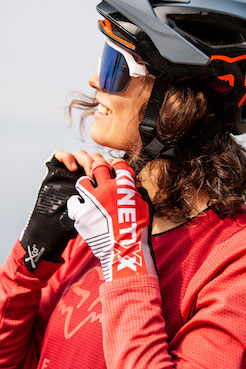 Kinetixx verkündet Radhandschuh-Offensive über den Fachhandel.