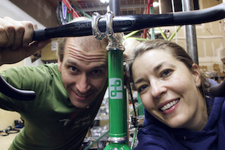 Präsentierten auf der Interbike erstmals ihre neue Bikemarke Link: Die Cycle Monkey-Gründer und –Geschäftsführer Neil Flock und Katie Brown.