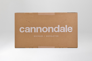 Die neue rcyclebare Cannondale-Verpackung von außen.