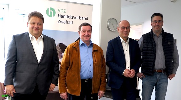 Tobias Hempelmann, Dietmar Knust, VDZ-Geschäftsführer Thomas Kunz, Guido Dünnebacke (v.l.).