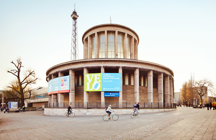 Velo Berlin - von verschiedenen Standpunkten wird gemeinsam zur Messe geradelt.